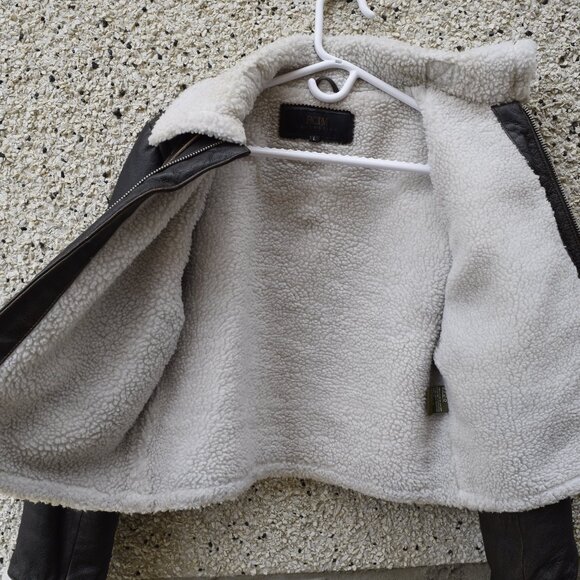 Vintage Leather Bomber Jacket with Sherpa Lining - Picture 7 of 10